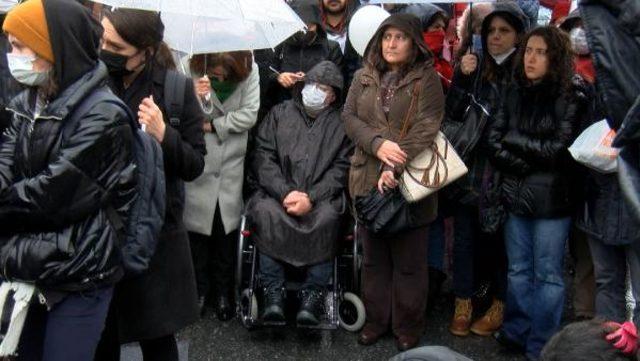 SAĞLIK ÇALIŞANLARINDAN 1 GÜNLÜK GREV