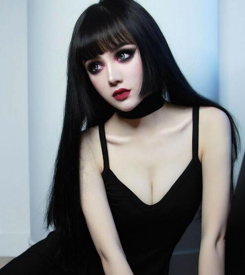 ANİME KARAKTERİ Mİ GERÇEK İNSAN MI GÖRENLER AYIRT EDEMİYOR