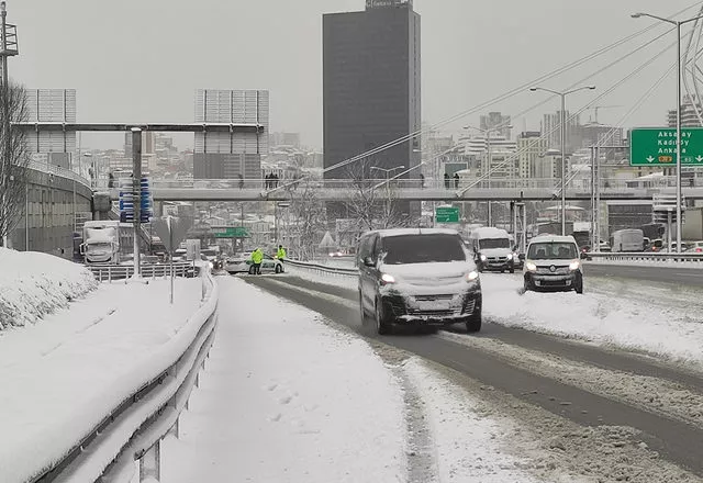 İSTANBUL İÇİN PEŞ PEŞE UYARILAR