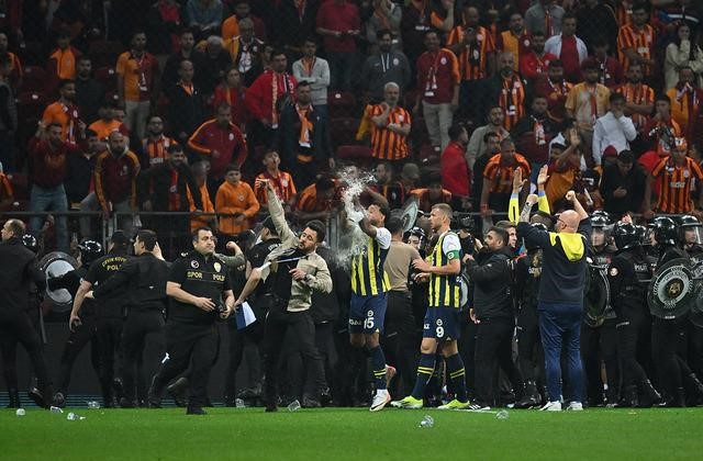 Olaylı derbi sonrası 2 Fenerbahçeli futbolcu ifadeye çağrıldı