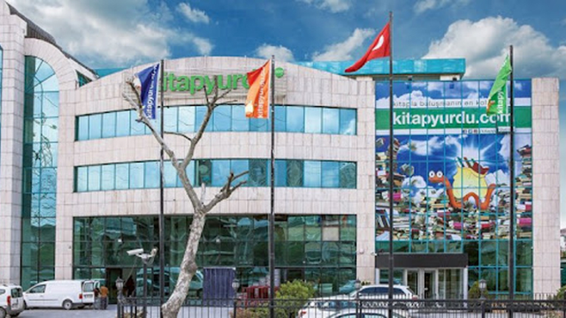 Kitapyurdu'nun binası Bahçelievler Belediyesi tarafından mühürlendi